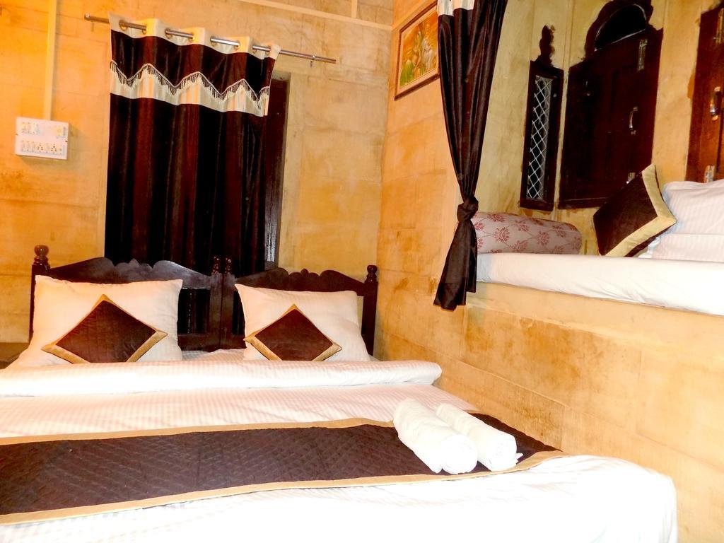 Hotel Fotiya Dzsaiszalmer Kültér fotó