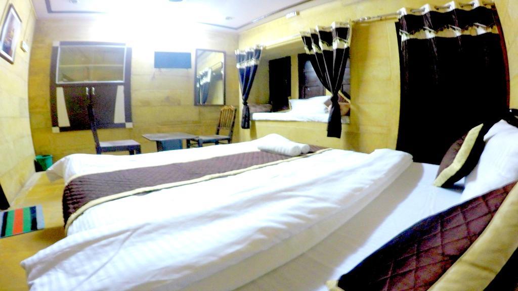 Hotel Fotiya Dzsaiszalmer Kültér fotó