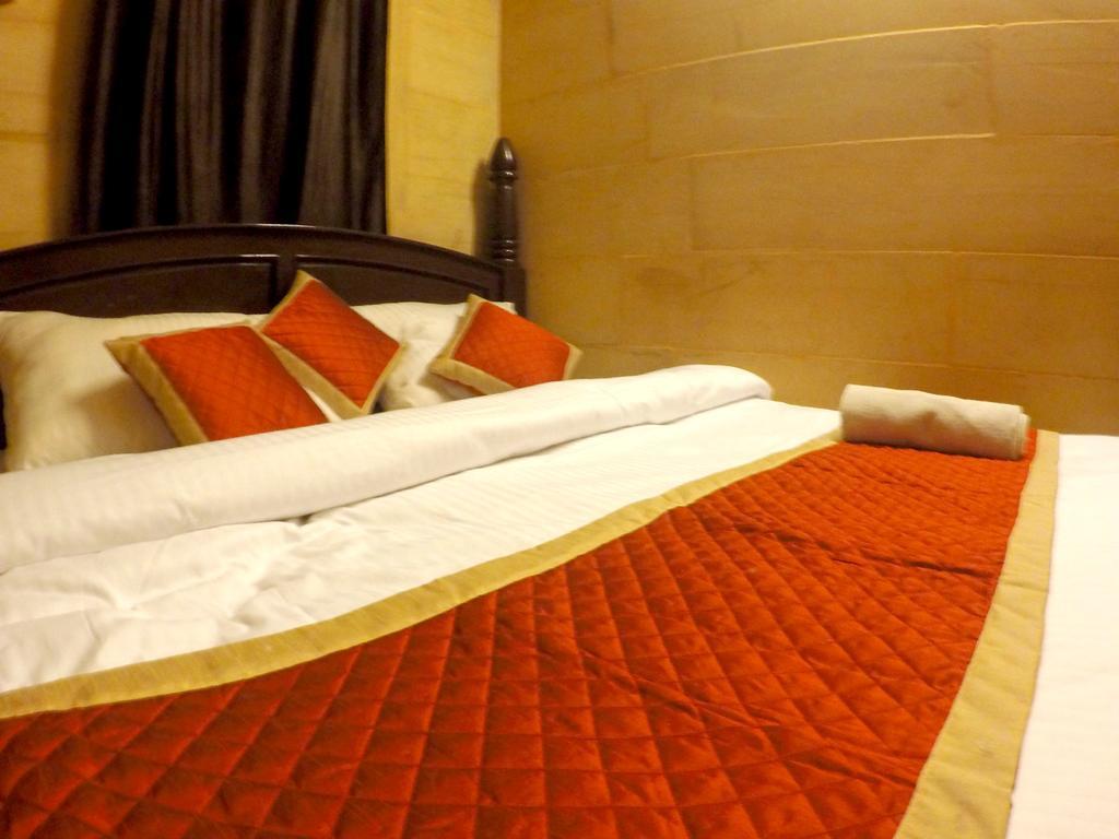 Hotel Fotiya Dzsaiszalmer Kültér fotó