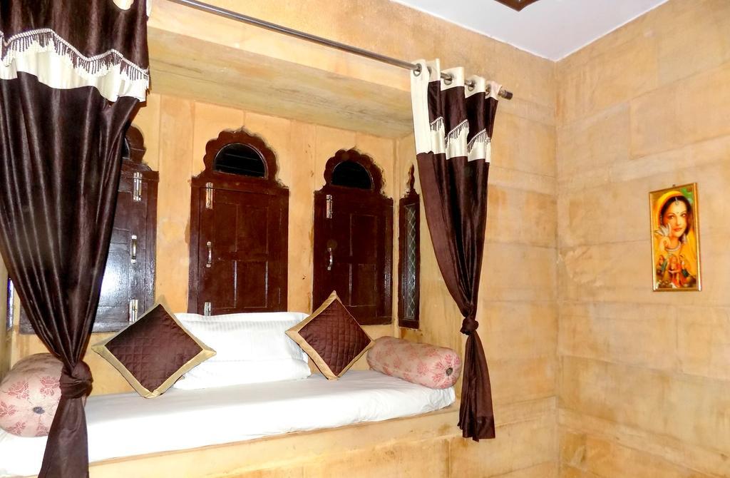 Hotel Fotiya Dzsaiszalmer Kültér fotó