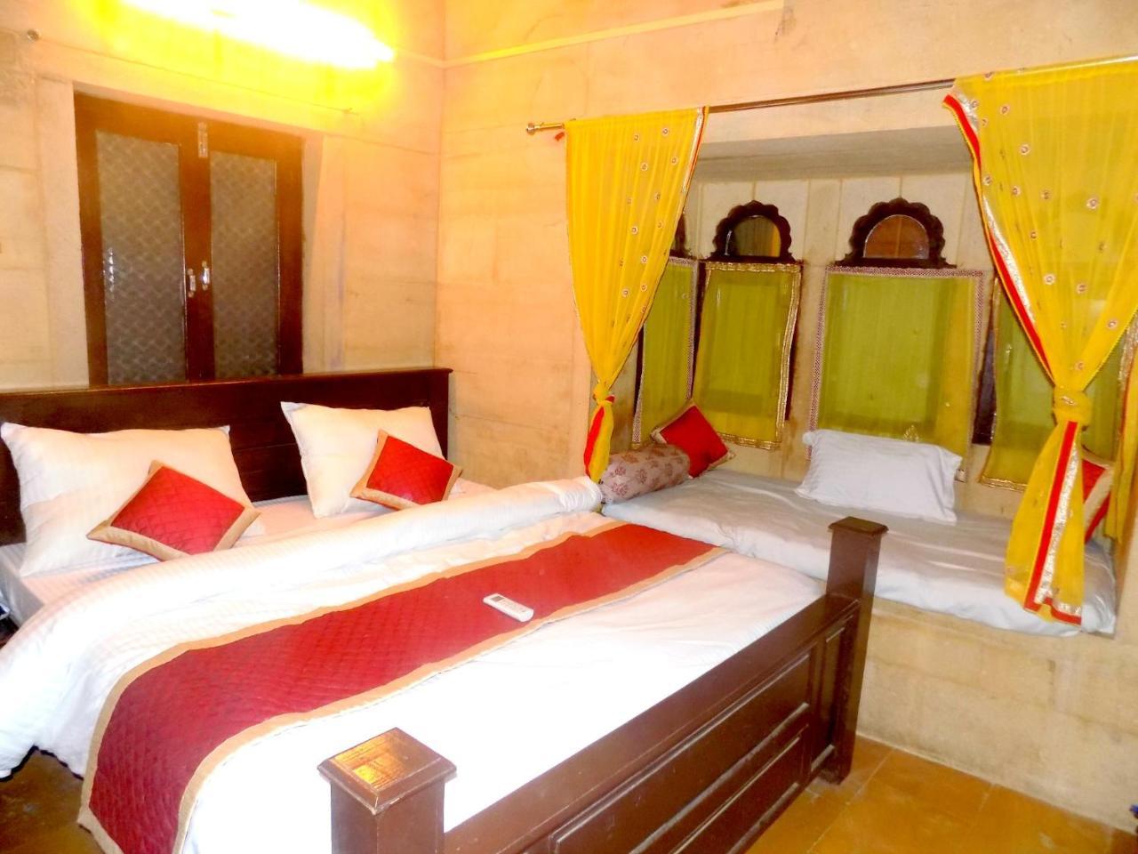 Hotel Fotiya Dzsaiszalmer Kültér fotó
